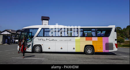 Nagoya, Giappone - Mar 17, 2018. Gli autobus turistici presso il parcheggio in Nagoya, Giappone. Nagoya è uno della nazione principali centri economici. Foto Stock