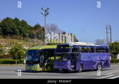 Nagoya, Giappone - Mar 17, 2018. Gli autobus turistici presso il parcheggio in Nagoya, Giappone. Nagoya è uno della nazione principali centri economici. Foto Stock