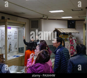 Nagoya, Giappone - Mar 17, 2018. La gente visita museo Ninja in Nagoya, Giappone. Nagoya è uno della nazione principali centri economici. Foto Stock