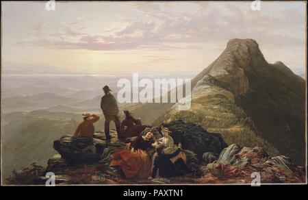 Il tardivo Party sulla montagna di Mansfield. Artista: Jerome B. Thompson (1814-1886). Dimensioni: 38 x 63 1/8 in. (96,5 x 160.3 cm.). Data: 1858. Thompson ha guadagnato una reputazione per combinare la larghezza del fiume Hudson scuola di pittura di paesaggio con l'appello aneddotica della contemporanea pittura di genere. Questo lavoro è uno dei diversi in cui egli ha usato Mount Mansfield, Vermont il picco più alto, come una lamina per la ricreazione domestica. Come la metà della parte di gitanti ammirare il vertice e la vista verso il lago Champlain, un altro giovane uomo detiene il suo orologio aloft, avvertimento dell'ora tarda e la necessità di d Foto Stock