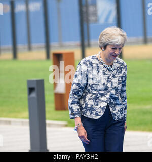 12.07.2018. Bruxelles, Belgio. Theresa Maggio, Primo Ministro del Regno Unito arriva alla NATO (Organizzazione del Trattato del Nord Atlantico) SUMMIT 2018) Foto Stock