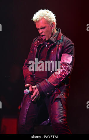 HOLLYWOOD FL - 21 settembre: Billy Idol del Billy Idol band suona al Hard Rock Live presso il Seminole Hard Rock Casino e il 21 settembre 2015 in Hollywood Florida Persone: Billy Idol Foto Stock