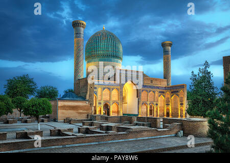 Gur-e-Amir - un mausoleo del conquistatore asiatico Timur (noto anche come Tamerlane) in Samarcanda, Uzbekistan Foto Stock