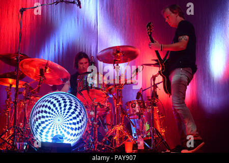 HOLLYWOOD FL - 11 agosto: Jerry Cantrell degli Alice in Chains suona al Hard Rock Live presso il Seminole Hard Rock Hotel & Casino on 11 Agosto 2015 in Hollywood Florida Persone: Sean Kinney, Jerry Cantrell Foto Stock