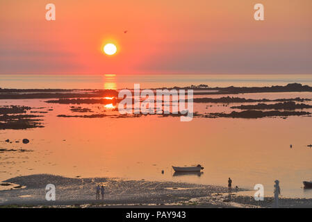 Sunset over Perelle Bay, Guernsey, Isole del Canale Isole britanniche Foto Stock