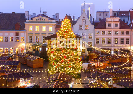 Mercatino di Natale a Tallinn in Estonia Foto Stock