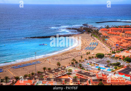 Antenna panorama della spiaggia di Fuente De Las vistas sull isola delle Canarie in vacanza estiva, Tenerife, Spagna Foto Stock