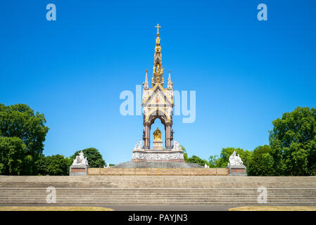 Albert Memorial, situato nel quartiere di Kensington Gardens Foto Stock