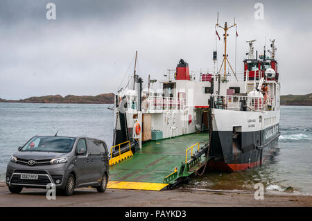 L'isola di Iona MacBrayne traghetto per auto Loch Buie. Argyll. La Scozia. Foto Stock