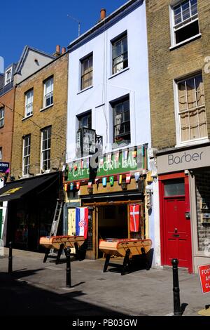 Cafe Bar Kick, Exmouth Market, Londra, Inghilterra Foto Stock