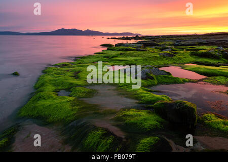 Vista tramonto dell'isola di Arran da Seamill, Ayrshire Foto Stock