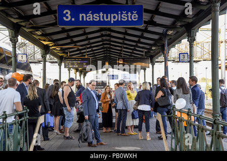 Leo Express, una privata ferrovia ceca e bus operator, inizierà ad operare sulla linea ferroviaria da Praga a Cracovia in Polonia, come del 20 luglio (sull'phot Foto Stock