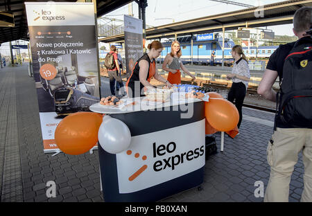 Leo Express, una privata ferrovia ceca e bus operator, inizierà ad operare sulla linea ferroviaria da Praga a Cracovia in Polonia, come del 20 luglio (sull'phot Foto Stock