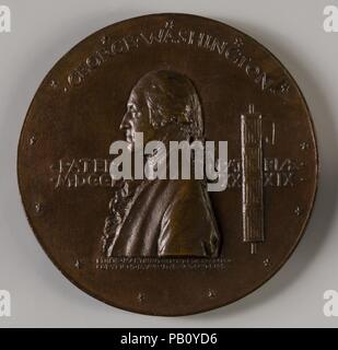George Washington inaugurale medaglia del centenario. Artista: Augustus Saint-Gaudens (American, Dublino 1848-1907 Cornish, New Hampshire); modellata da Philip Martiny (1858-1927). Dimensioni: diam. 4 5/8 in. (11,7 cm). Data: 1889. In inverno 1888-89 Saint Gaudens ha ricevuto la sua prima ufficiale medallic commissione, dalla commissione per l'arte e la mostra di Washington la celebrazione del centenario. La medaglia è stata quella di essere un souvenir ufficiale per il centenario di George Washington giuramento come primo presidente degli Stati Uniti il 30 aprile 1789 a New York la Federal Hall. Sebbene egli ha progettato la medaglia, Foto Stock