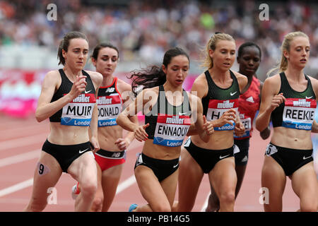 Jemma REEKIE (Gran Bretagna), Linden Hall (Australia), Sarah MCDONALD (Gran Bretagna), Sofia ENNAOUI (Polonia), Laura MUIR (Gran Bretagna) competere nel Millicent Fawcett miglio finale al 2018, IAAF Diamond League, Anniversario Giochi, Queen Elizabeth Olympic Park, Stratford, Londra, Regno Unito. Foto Stock