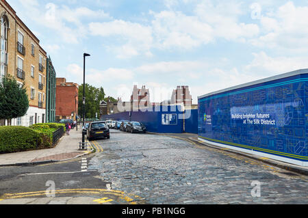 Il nuovo sviluppo lungo la fila di Raven, Whitechapel, East London REGNO UNITO Foto Stock