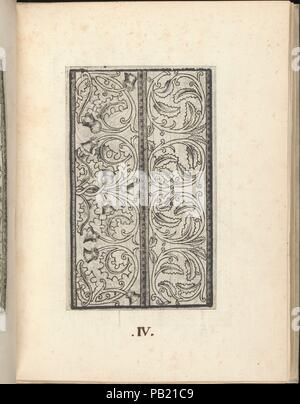 Esemplario di lavori, pagina 4 (recto). Dimensioni: 9 5/16 x 7 1/4 x 15/16 in. (23,7 x 18,4 x 2,4 cm). Pubblicato in: Venezia. Editore: Nicolò Zoppino (italiano, Ferrara 1478/80-1544 Venezia) , Venezia. Data: Agosto 1529. Pubblicato da Nicolo Zoppino, italiano, attivo del XVI secolo, Venezia. Dall'alto al basso e da sinistra a destra: Design composto da 2 bande verticali: vigne con con il tarassaco e foglie, e vigne con foglie. Museo: Metropolitan Museum of Art di New York, Stati Uniti d'America. Foto Stock