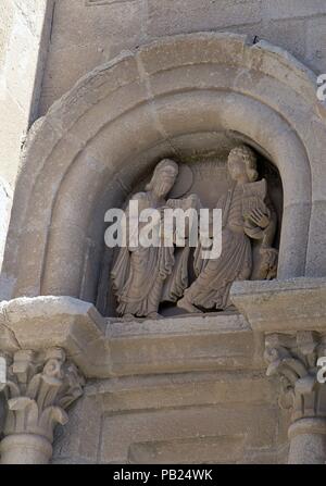 Laterali DETALLE DE LA PUERTA DEL OBISPO DE LA CATEDRAL DE ZAMORA - SAN JUAN Y SAN PEDRO - SIGLO XII. Posizione: Catedral, Zamora, Spagna. Foto Stock