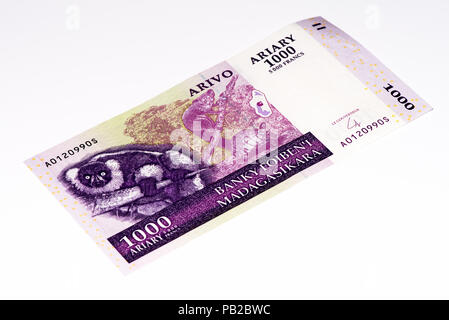 1000' ariary malgascio nota banca del Madagascar. Ariary malgascio è la valuta nazionale del Madagascar Foto Stock