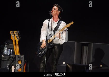 Milano, 25 luglio. Alanis Morissette si esibisce dal vivo a Milano @ Ippodromo del galoppo. Milano Summer Festival © Davide merli / Alamy Foto Stock