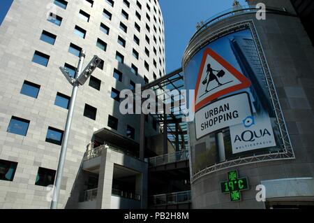 Aqua Multiespacio shopping centre, Valencia, Spagna Foto © Simone Fensore/Sintesi/Alamy Stock Photo Foto Stock