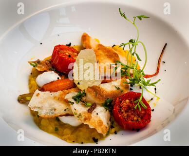 Cena Dish all'Hotel Lenkerhof. Dhal di lenticchie, tandoori, naan Foto Stock