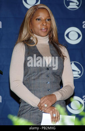 Mary J Blige al quarantanovesimo Grammy nomination al Music Box @ Fonda Theatre di Los Angeles. 3/4BligeMaryJ 022 Red Carpet Event, verticale, STATI UNITI D'AMERICA, industria cinematografica, celebrità, fotografia, Bestof, arte cultura e intrattenimento, Topix celebrità moda / Verticale, meglio di, evento nella vita di Hollywood - California, moquette rossa e dietro le quinte, USA, industria cinematografica, celebrità, movie celebrità, personaggi televisivi, musica celebrità, fotografia, Bestof, arte cultura e intrattenimento, Topix, verticale, una persona, da anni , 2006 al 2009, inchiesta tsuni@Gamma-USA.com - Tre quarti Foto Stock