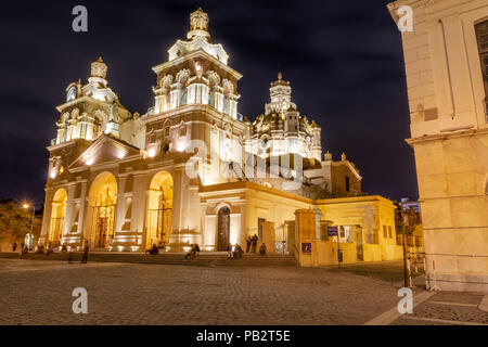 Cattedrale di Cordoba di notte - Cordoba, Argentina Foto Stock