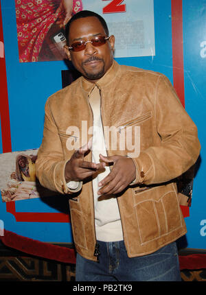 Martin Lawrence arrivando al Grande Mamma's House 2 Premiere al Chinese Theatre di Los Angeles. 25 gennaio 2006.LawrenceMartin136 Red Carpet Event, verticale, STATI UNITI D'AMERICA, industria cinematografica, celebrità, fotografia, Bestof, arte cultura e intrattenimento, Topix celebrità moda / Verticale, meglio di, evento nella vita di Hollywood - California, moquette rossa e dietro le quinte, USA, industria cinematografica, celebrità, movie celebrità, personaggi televisivi, musica celebrità, fotografia, Bestof, arte cultura e intrattenimento, Topix, verticale, una persona, da anni , 2006 al 2009, inchiesta tsuni@Gamma-USA.com - Compagnia Foto Stock