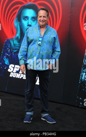 LOS ANGELES, CA - 25 Luglio: attore Jon Lovitz assiste la Premiere mondiale di Lionsgate's" "La spia che mi dumping' sulla luglio 25, 2018 a Fox Village Theatre di Los Angeles, California. Foto di Barry re/Alamy Live News Foto Stock