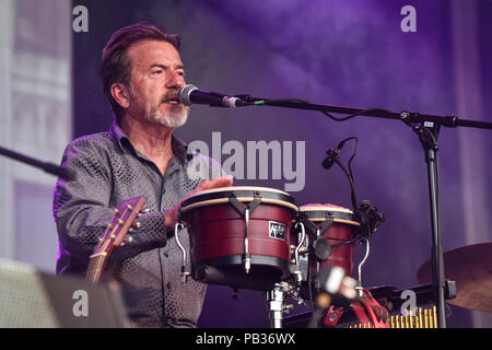 Germania, Ebern, Eyrichshhof Castello , 25 luglio 2018, SPIDER MURPHY GANG - UNPLUGGED - Open Air 2018 - Immagine: Dieter Radig - Bongos Credito: Ryan Evans/Alamy Live News Foto Stock