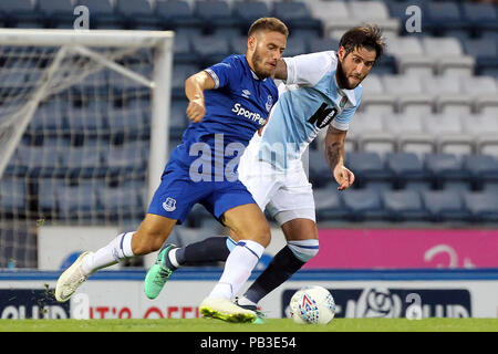 Blackburn Lancashire, Regno Unito. 26 Luglio, 2018. Nikola Vlasic di Everton durante il Pre-Season amichevole tra Blackburn Rovers e Everton a Ewood Park il 26 luglio 2018 a Blackburn, Inghilterra. Credito: Immagini di PHC/Alamy Live News Foto Stock