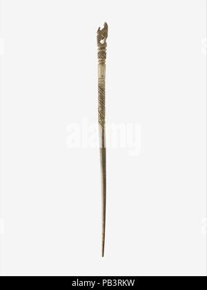 Perno osseo. Cultura: Romano. Dimensioni: H.: 8 7/16 in. (21,4 cm). Data: metà-1ST-3rd secolo D.C.. La lunghezza di questo pin suggerisce che potrebbe essere stato utilizzato in una donna di elaborare coiffure. Museo: Metropolitan Museum of Art di New York, Stati Uniti d'America. Foto Stock