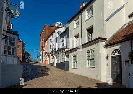 Lymington Hmapshire Inghilterra Luglio 23, 2018 di vecchi edifici in banchina Hill Foto Stock