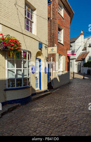 Lymington Hmapshire Inghilterra Luglio 23, 2018 di vecchi edifici in banchina Hill Foto Stock