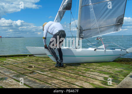 Barche a vela a Tankerton, vicino a Whitstable, Kent, Regno Unito. Foto Stock