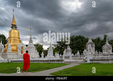 Tempio buddista noto come Wat Suan Dok, a Chiang mai, Thailandia. Foto Stock