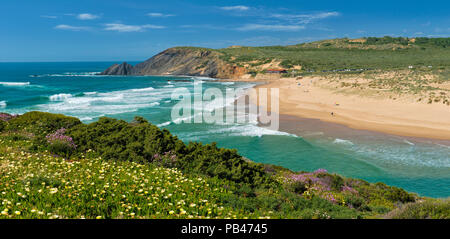 Amoreira beach, la Costa Vicentina, Algarve, PORTOGALLO Foto Stock