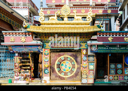 Jangchup Drubgon Choeling Gompa, un Buddismo tibetano monastero accanto a Kathesimbhu Stupa, Kathmandu, Nepal Foto Stock