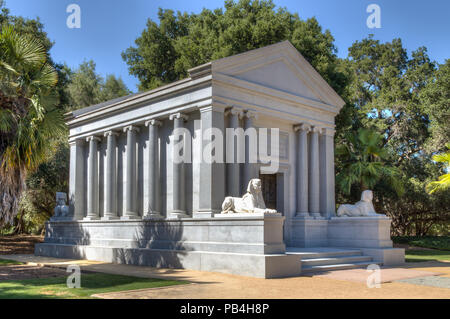 STANFORD, STATI UNITI - 6 Luglio: Leland Stanford mausoleo di famiglia per motivi di Stanford University. Foto Stock