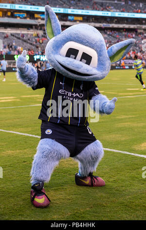 East Rutherford, Stati Uniti. Xxv Luglio, 2018. Moonchester mascotte del Manchester City partecipa a ICC gioco contro il Liverpool FC a MetLife stadium Liverpool ha vinto 2 - 1 Credito: Lev Radin/Pacific Press/Alamy Live News Foto Stock