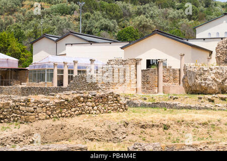 Sicilia Italia Piazza Amerina Villa Romana del Casale di lusso antica Villa Romana del patrimonio mondiale Unesco 3rd/iv secolo nel cortile di entrata pilastri Foto Stock