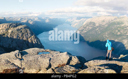 Foschia mattutina sul Prekestolen Foto Stock