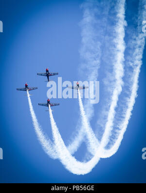 Piani Stunt effettuando al 2018 Airshow di Southport Foto Stock