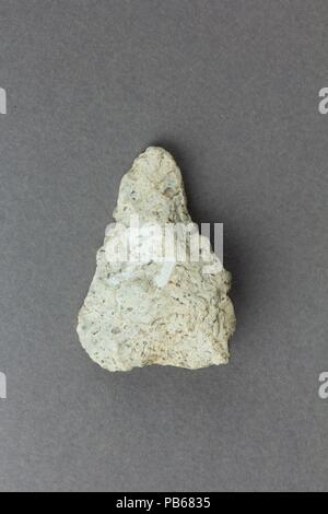 Arrowhead. Cultura: il Giappone. Dimensioni: W. 7/8 in. (2,2 cm); L. 1 1/4 in. (3.2 cm). Museo: Metropolitan Museum of Art di New York, Stati Uniti d'America. Foto Stock