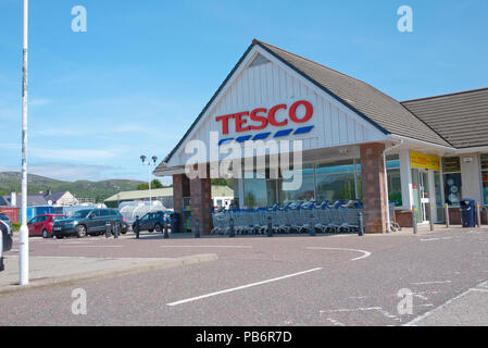 Supermercato Tesco a Ullapool, Wester-Ross, Highland, Scotland, Regno Unito. Foto Stock