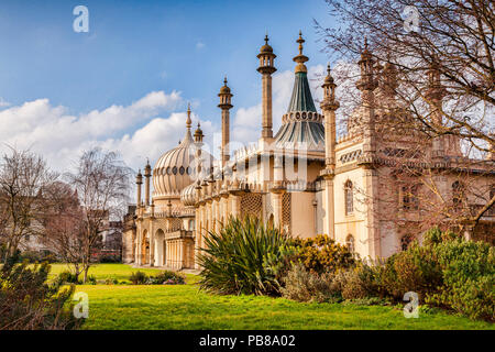 Brighton Royal Pavilion di inizio primavera. Foto Stock