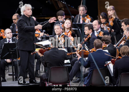 Berlino, Deutschland. Il 24 giugno 2018. 19/Berliner Philharmoniker, conduttore Sir Simon Rattle Live in Berlin Waldbuehne su 24.06.2018. Classica, Orchestra, ultimo concerto con Sir Simon Rattle, musica | Utilizzo di credito in tutto il mondo: dpa/Alamy Live News Foto Stock