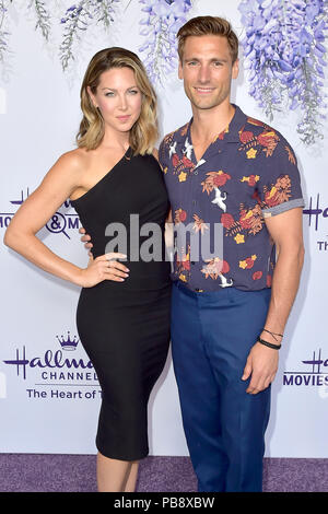 Beverly Hills, Stati Uniti d'America. Il 26 luglio 2018. Cassandra Troy e suo marito Andrew Walker frequentando il 2018 Hallmark Channel estate TCA a una residenza privata sulla luglio 26, 2018 a Beverly Hills, la California. Credito: Geisler-Fotopress GmbH/Alamy Live News Foto Stock