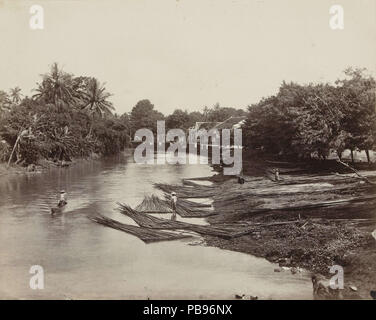 . Inglese: logger in Pekalongan, Indie olandesi, lavorando lungo un fiume. Nota tronchi galleggianti. Tra il 1850 e il 1890 773 Houtverwerking op de rivier anoniem, 1850 - 1890 - Rijksmuseum raccolto Foto Stock